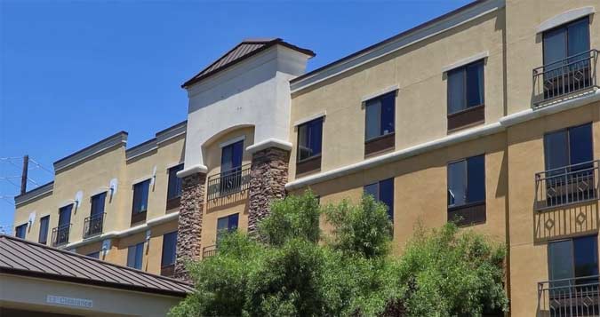 Sun Rose Apartments in Roseville