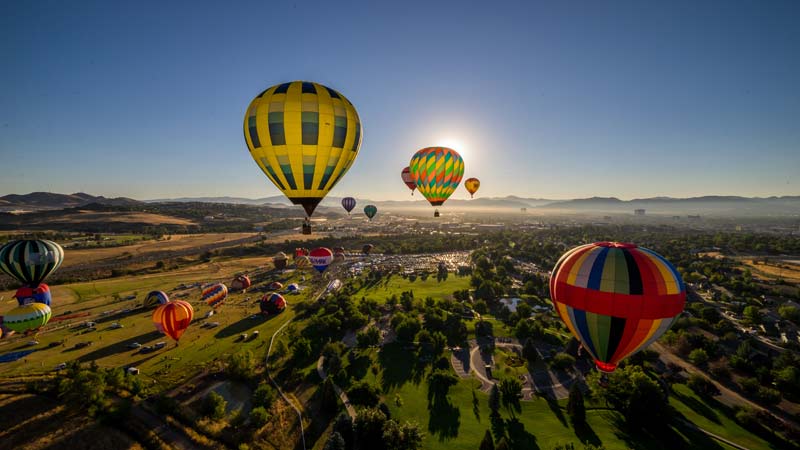 hot air balloons in Reno take flight