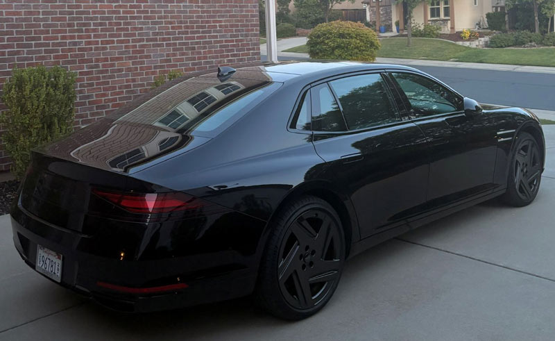 Genesis G90 features many luxurious qualities